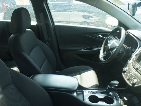Used 2024 Chevrolet Malibu LS FWD image 5
