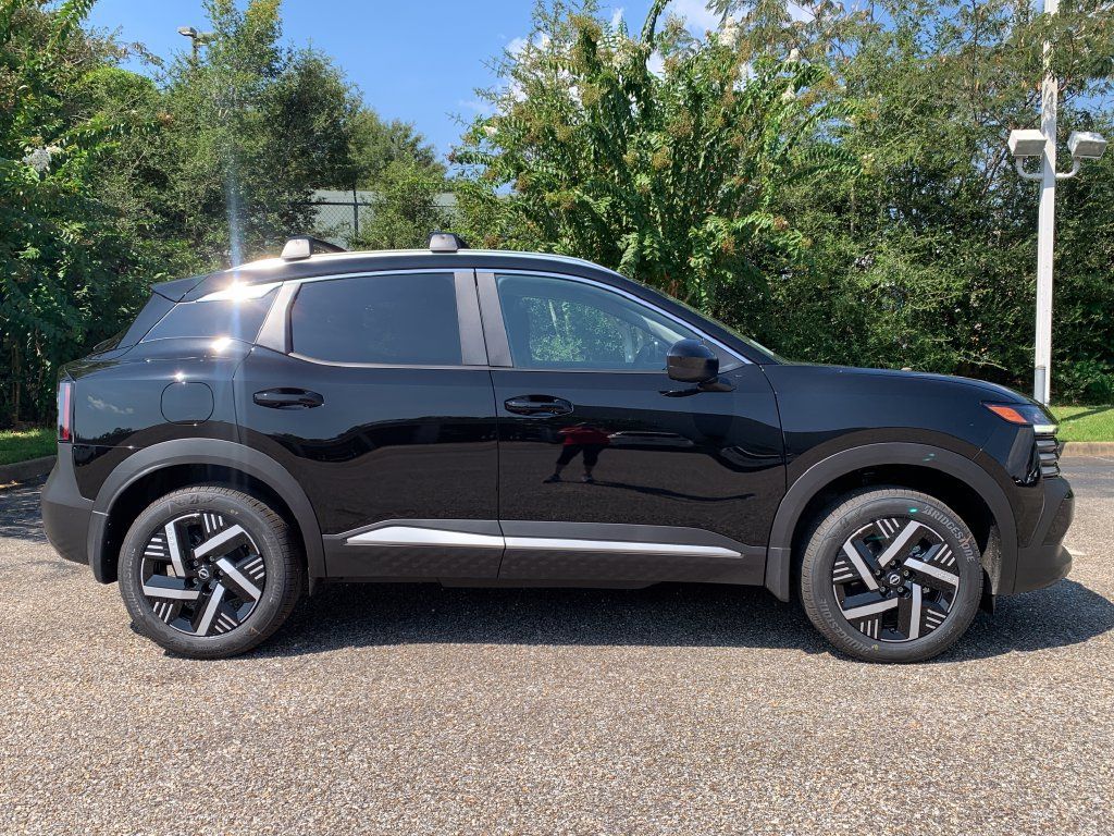 New 2027 Nissan Kicks SV w/ SV Premium Package FWD image 2
