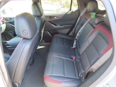 New 2026 Chevrolet Equinox RS w/ Convenience Package III AWD/4WD image 24