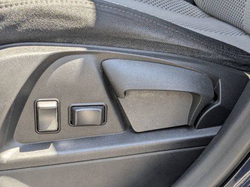 Used 2017 Chevrolet Equinox LS FWD image 24