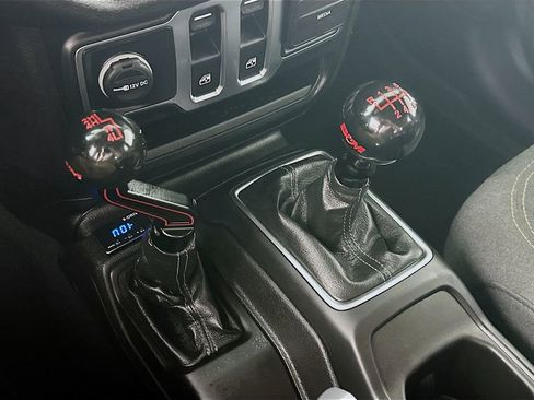 Used 2025 Jeep Wrangler Sport image 16