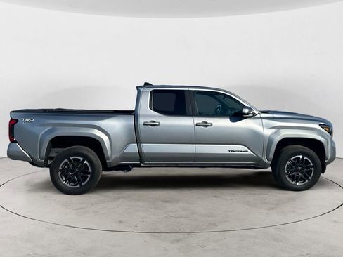 Used 2024 Toyota Tacoma TRD Sport AWD/4WD image 6