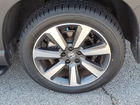 Used 2023 Honda Pilot Elite image 12