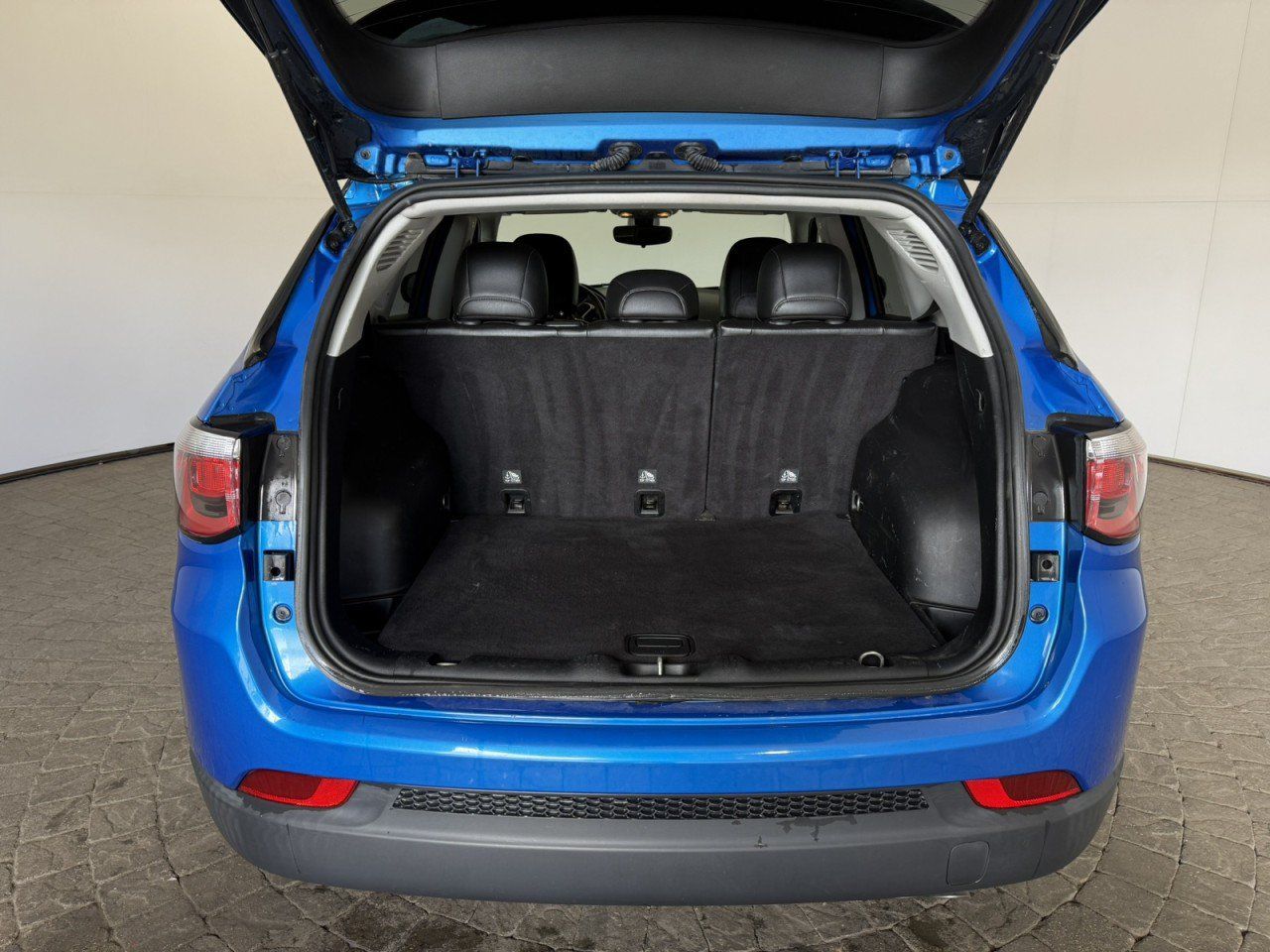 Used 2019 Jeep Compass Latitude AWD/4WD image 7