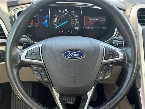 Used 2018 Ford Fusion SE w/ Fusion SE Technology Package FWD image 18