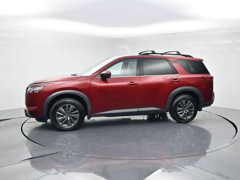 Used 2022 Nissan Pathfinder SV w/ SV Black Package FWD image 3