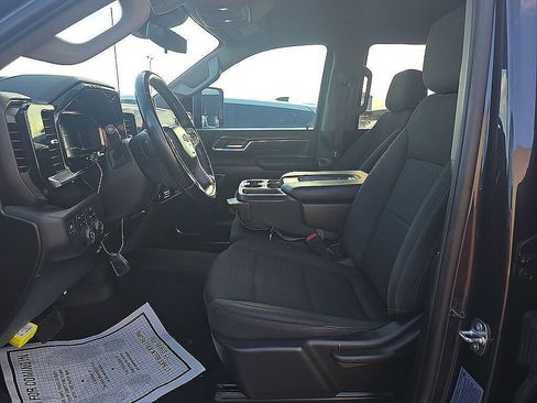 Used 2024 Chevrolet Silverado 2500 LT AWD/4WD image 28