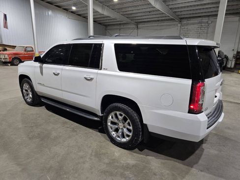 Used 2019 GMC Yukon XL SLT w/ Open Road Package AWD/4WD image 7