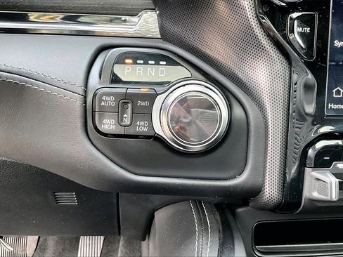 Used 2022 RAM 1500 Limited image 32