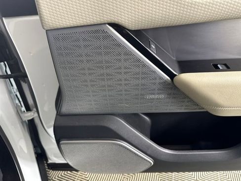 Used 2018 Land Rover Range Rover Velar R-Dynamic SE image 29