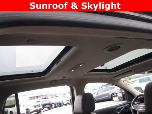 Used 2017 GMC Acadia Denali image 15