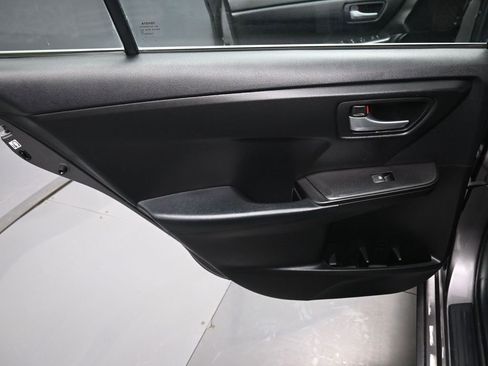 Used 2016 Toyota Camry LE image 20