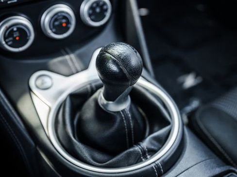 Used 2013 Nissan 370Z Coupe RWD image 12