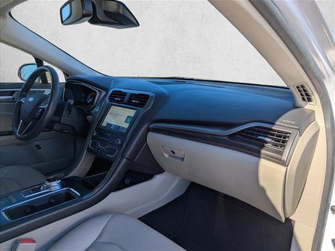 Used 2019 Ford Fusion SEL image 28