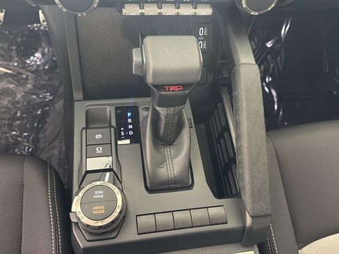 Used 2025 Toyota Tacoma TRD Sport image 21