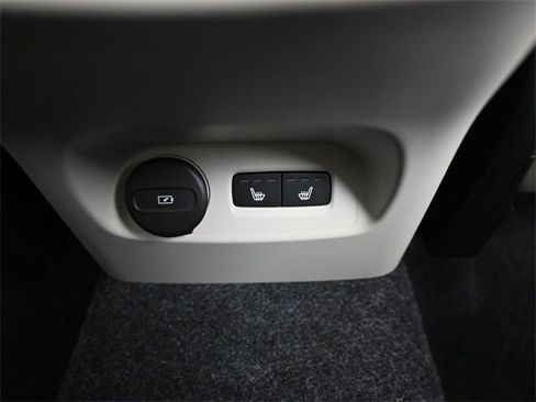 New 2026 Volvo XC40 B4 Plus w/ Protection Package Premier image 34