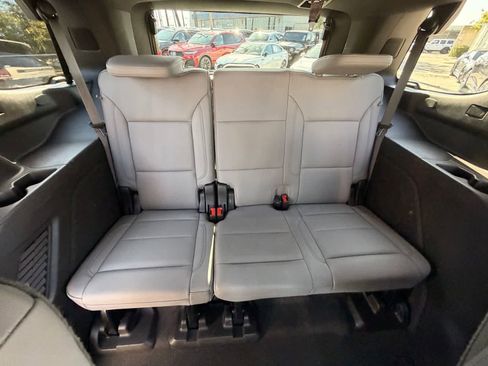 Used 2021 Chevrolet Tahoe Z71 w/ Z71 Signature Package AWD/4WD image 13