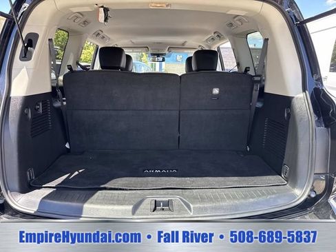 Used 2024 Nissan Armada SL w/ Captain's Chairs Package AWD/4WD image 8