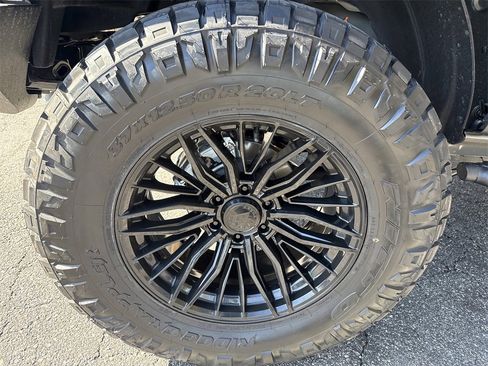 New 2025 Ford Bronco Badlands w/ Sasquatch Package image 17