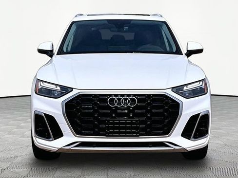 Used 2023 Audi Q5 2.0T Premium Plus w/ Premium Plus Package AWD/4WD image 3