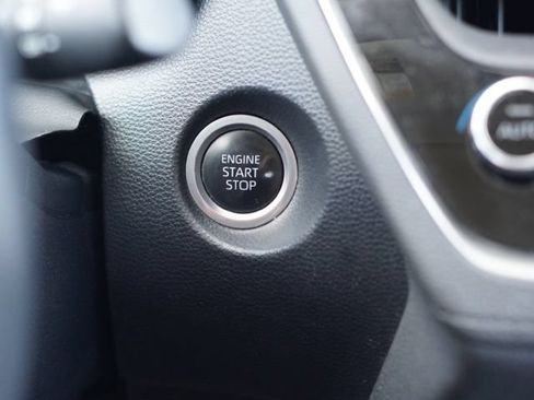 Used 2022 Toyota Corolla Cross LE w/ Moonroof Package FWD image 23