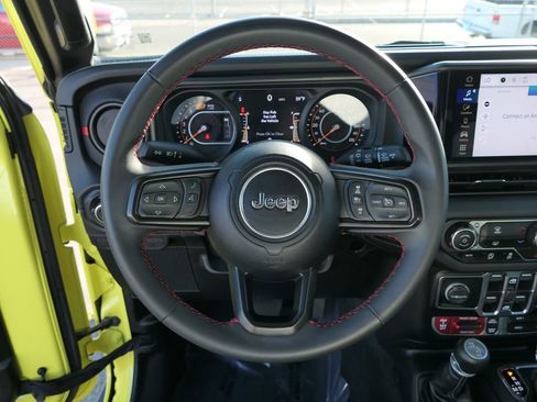 Used 2024 Jeep Wrangler Unlimited Rubicon image 16