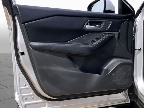 Used 2025 Nissan Rogue SV FWD image 23