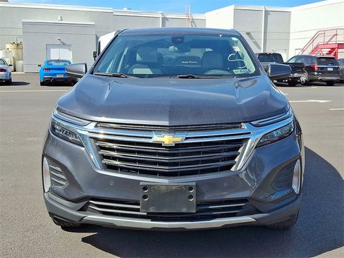 Used 2022 Chevrolet Equinox LT image 2