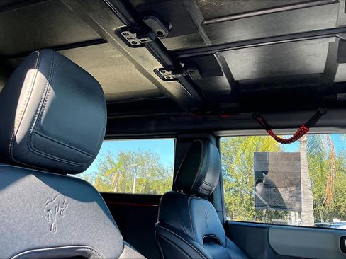 Used 2023 Ford Bronco Badlands w/ Sasquatch Package image 13