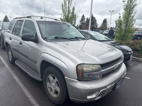 Used 2004 Chevrolet TrailBlazer LS w/ LS Preferred Equipment Group AWD/4WD image 2