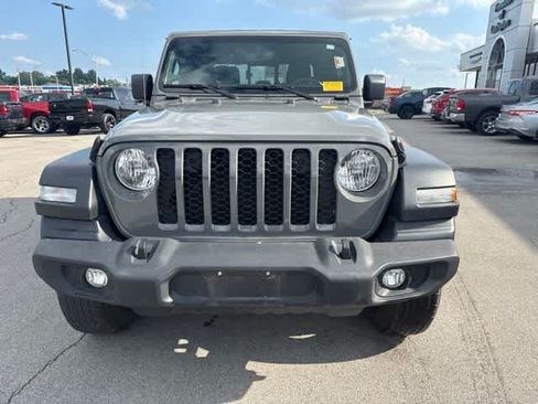 Used 2020 Jeep Gladiator Sport w/ Quick Order Package 24S AWD/4WD image 2