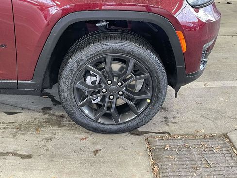 New 2025 Jeep Grand Cherokee L Limited image 13