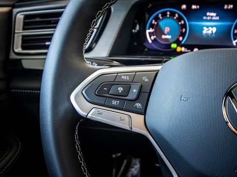 New 2026 Volkswagen Atlas Cross Sport SE image 33