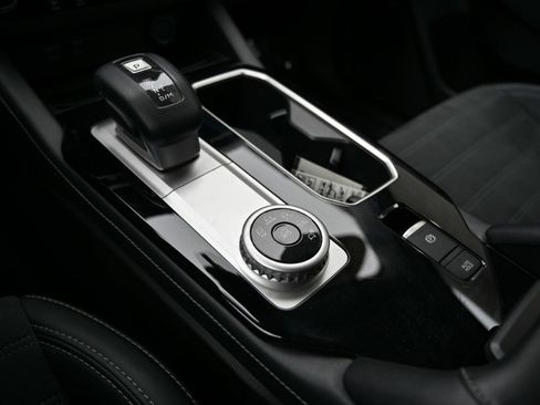 Used 2025 Mitsubishi Outlander SE image 29