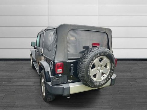 Used 2010 Jeep Wrangler Unlimited Sahara image 5