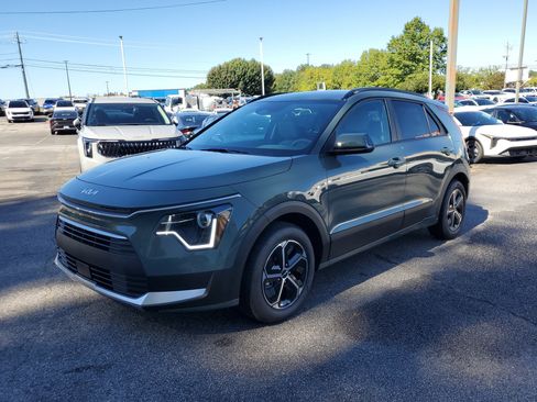 New 2025 Kia Niro EX image 3