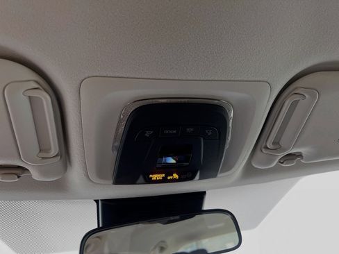 Used 2025 Toyota Corolla LE image 21