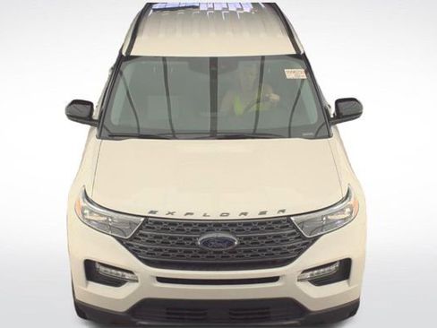 Used 2024 Ford Explorer XLT w/ Equipment Group 202A AWD/4WD image 9