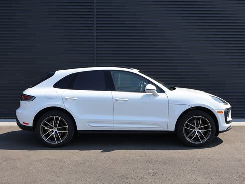 Used 2026 Porsche Macan AWD/4WD image 37