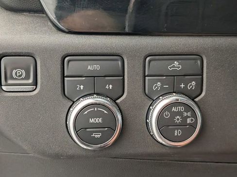 Used 2022 GMC Sierra 1500 Elevation image 28