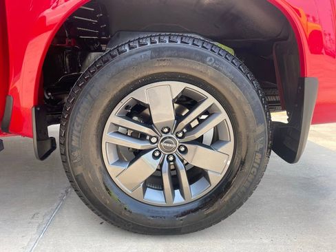 Certified 2025 Nissan Frontier SV RWD image 17