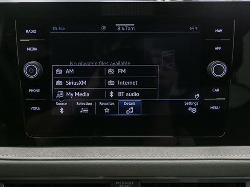 Used 2025 Volkswagen Taos SEL image 29