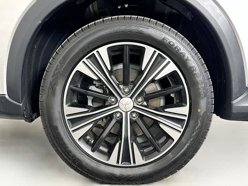 Used 2018 Mitsubishi Eclipse Cross SE image 11