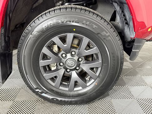 Used 2020 Toyota Tacoma SR5 image 30