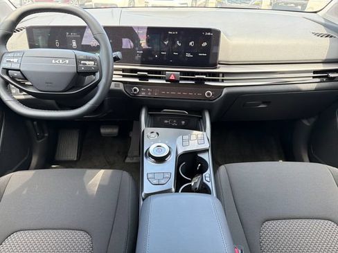 New 2026 Kia Sportage LX FWD image 9