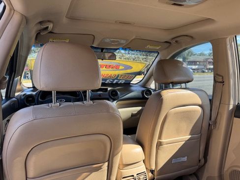 Used 2007 Kia Rondo EX w/ Premium Pkg image 15