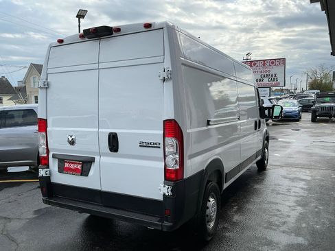 Used 2023 RAM ProMaster 2500 FWD image 4
