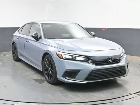 Used 2022 Honda Civic Sport image 2