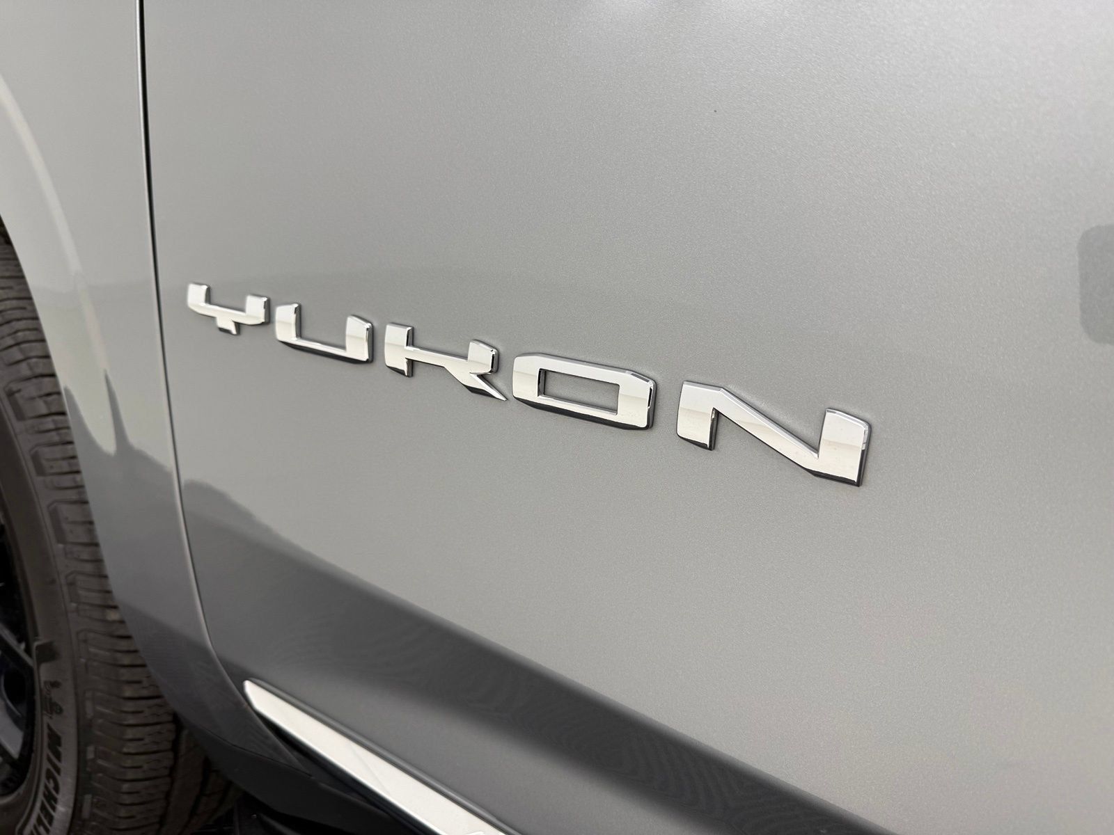 Used 2023 GMC Yukon SLT RWD image 11