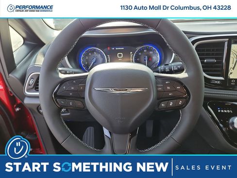 New 2026 Chrysler Pacifica Select image 22